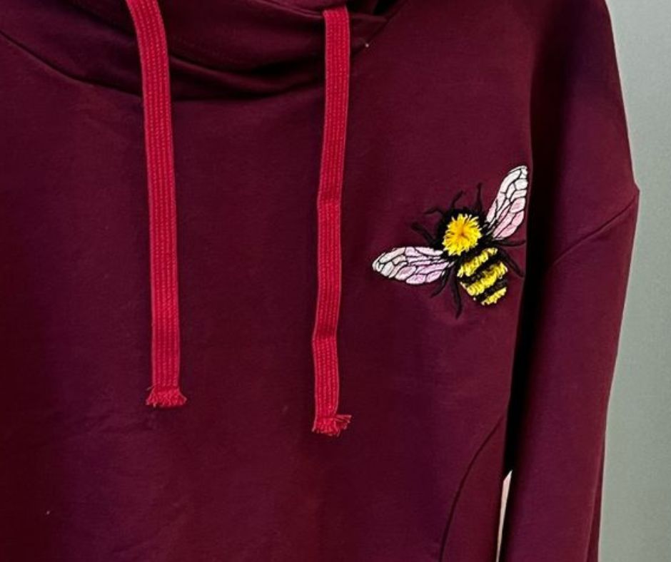 Dresskleit Mesilase tikandiga. Tumepunane. Suurus 46 - BeeCap