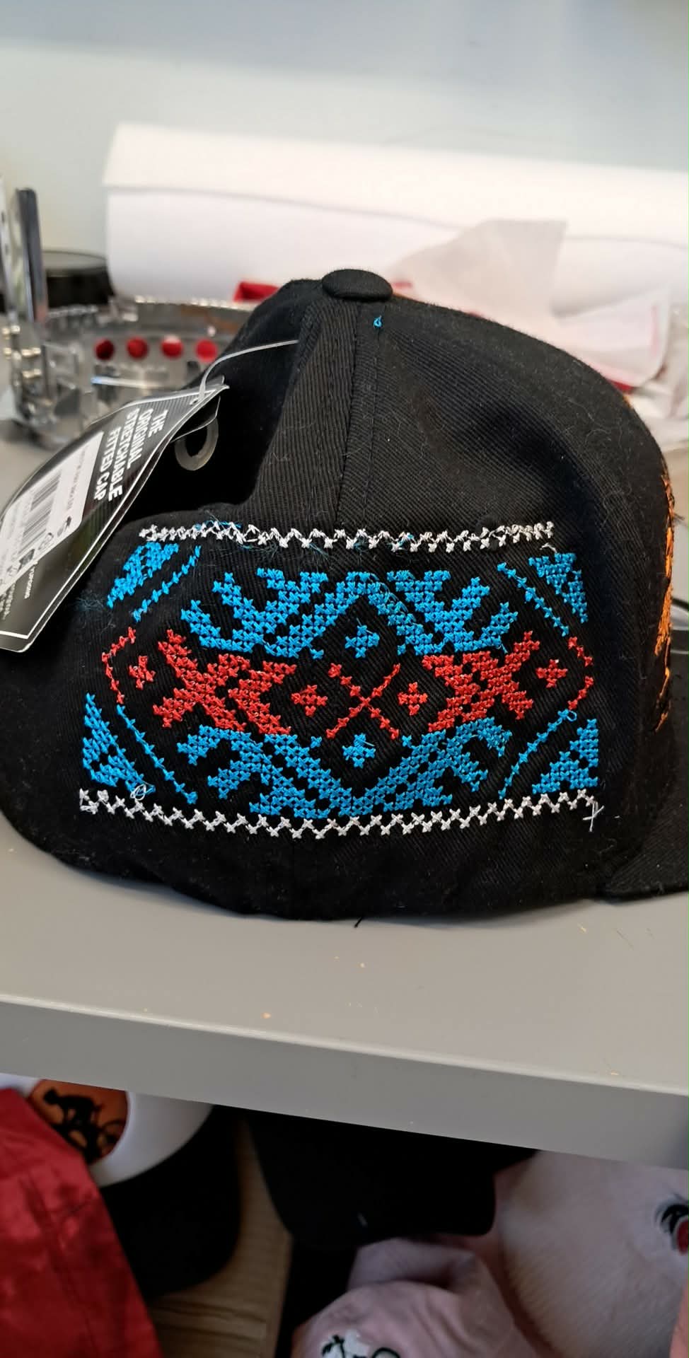 tikandiga meeste nokamüts