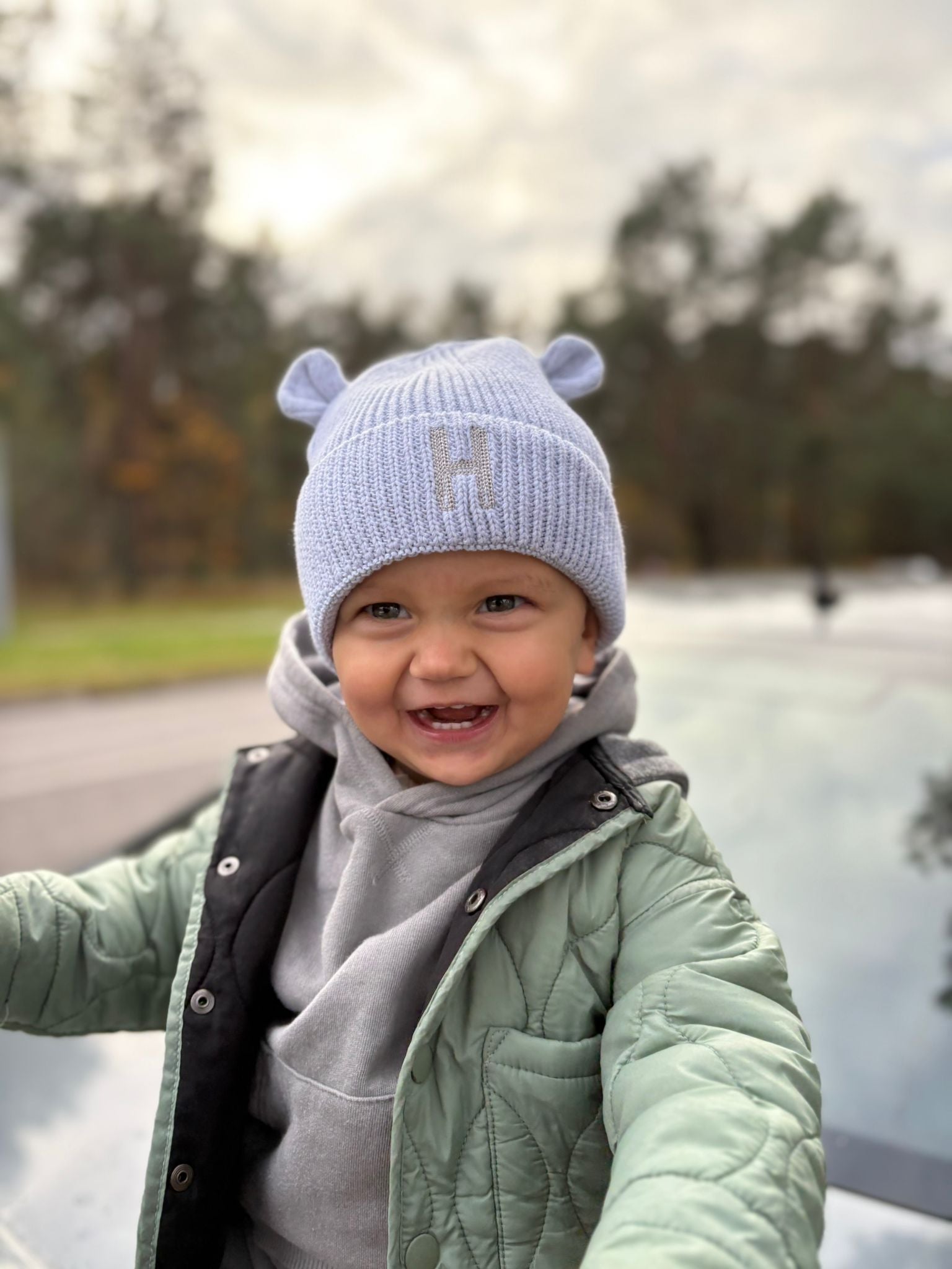 Beebimüts "Beebikaru" nimetähe tikandiga - BeeCap