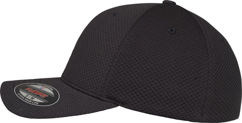 Flexfit 6584 nokamüts vasakult küljelt – sportlik ja hingav mesh cap