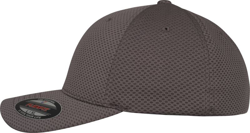 Flexfit 6584 nokamüts vasakult küljelt – sportlik ja ägeda mustriga mesh cap